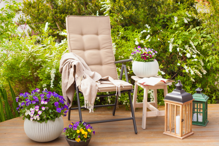 Sfeer in de tuin met tuinaccessoires