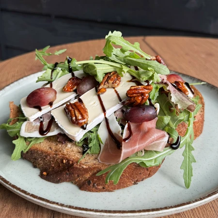 Broodje Brie & Serranoham