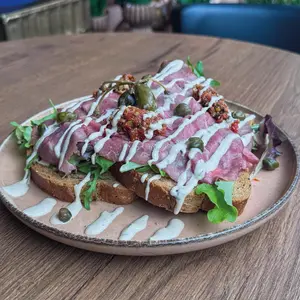 Broodje Vitello tonnato