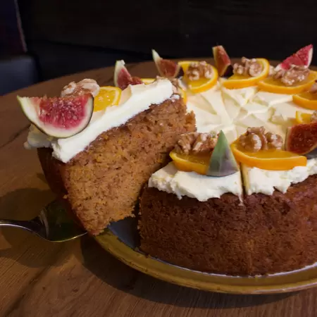 Hele carrot cake