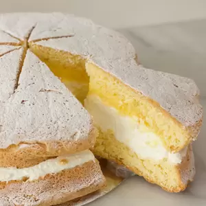 Hele sneeuwster taart